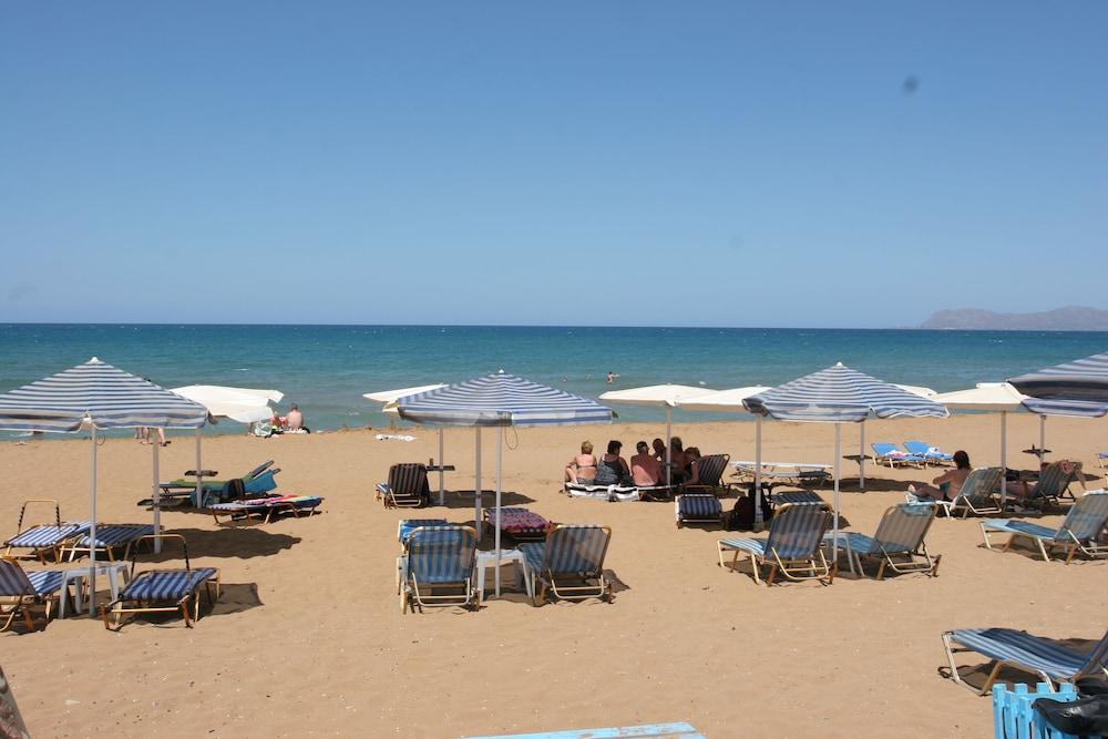 Lia Beachfront Apartments スタロス エクステリア 写真