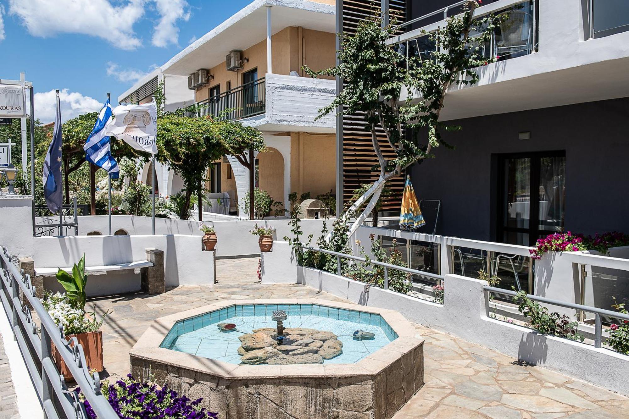Lia Beachfront Apartments スタロス エクステリア 写真