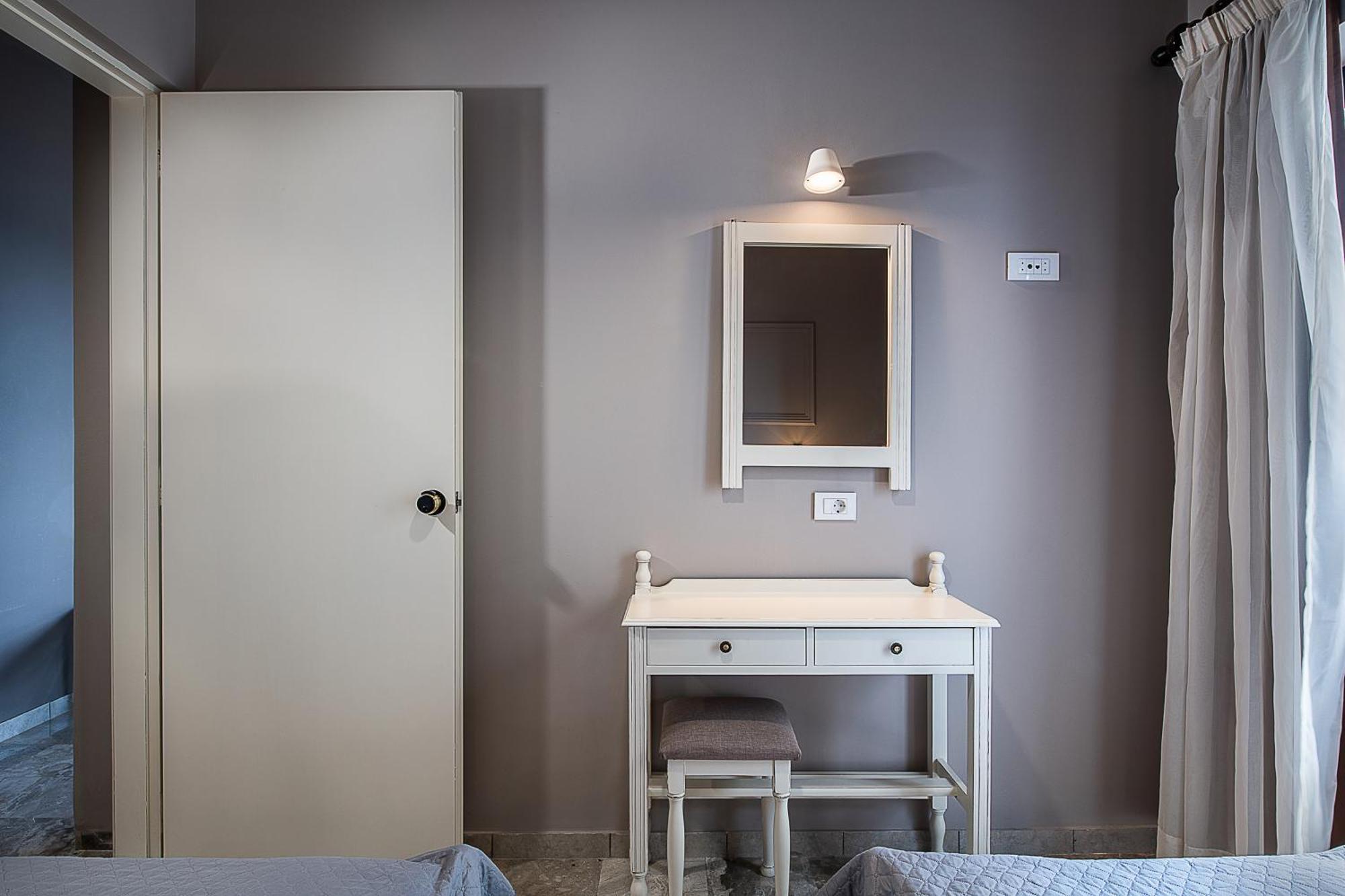 Lia Beachfront Apartments スタロス 部屋 写真