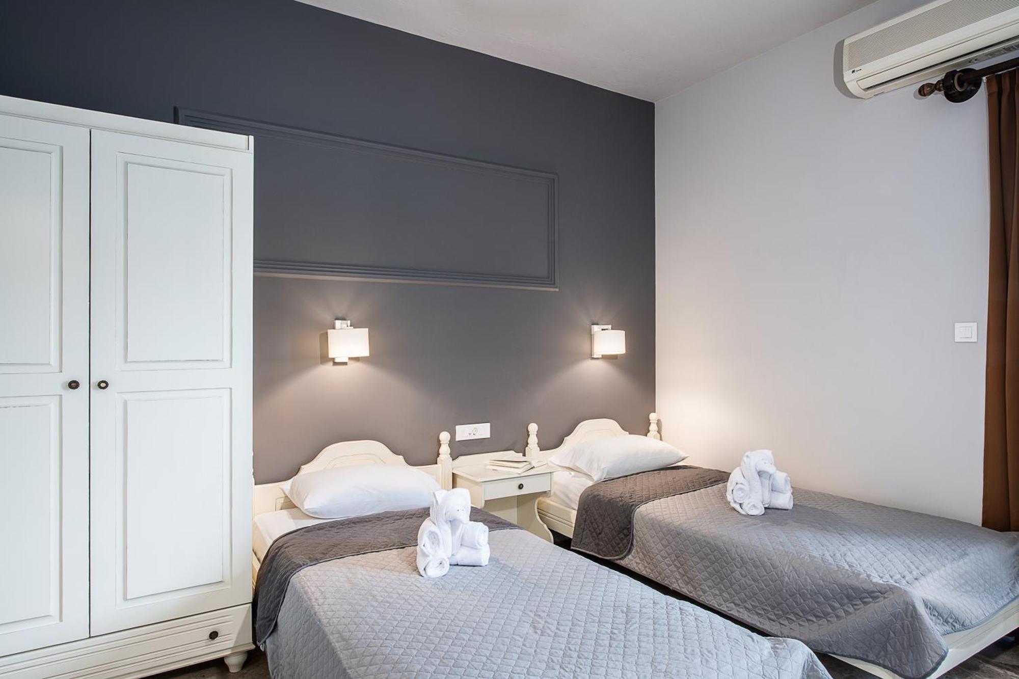 Lia Beachfront Apartments スタロス エクステリア 写真