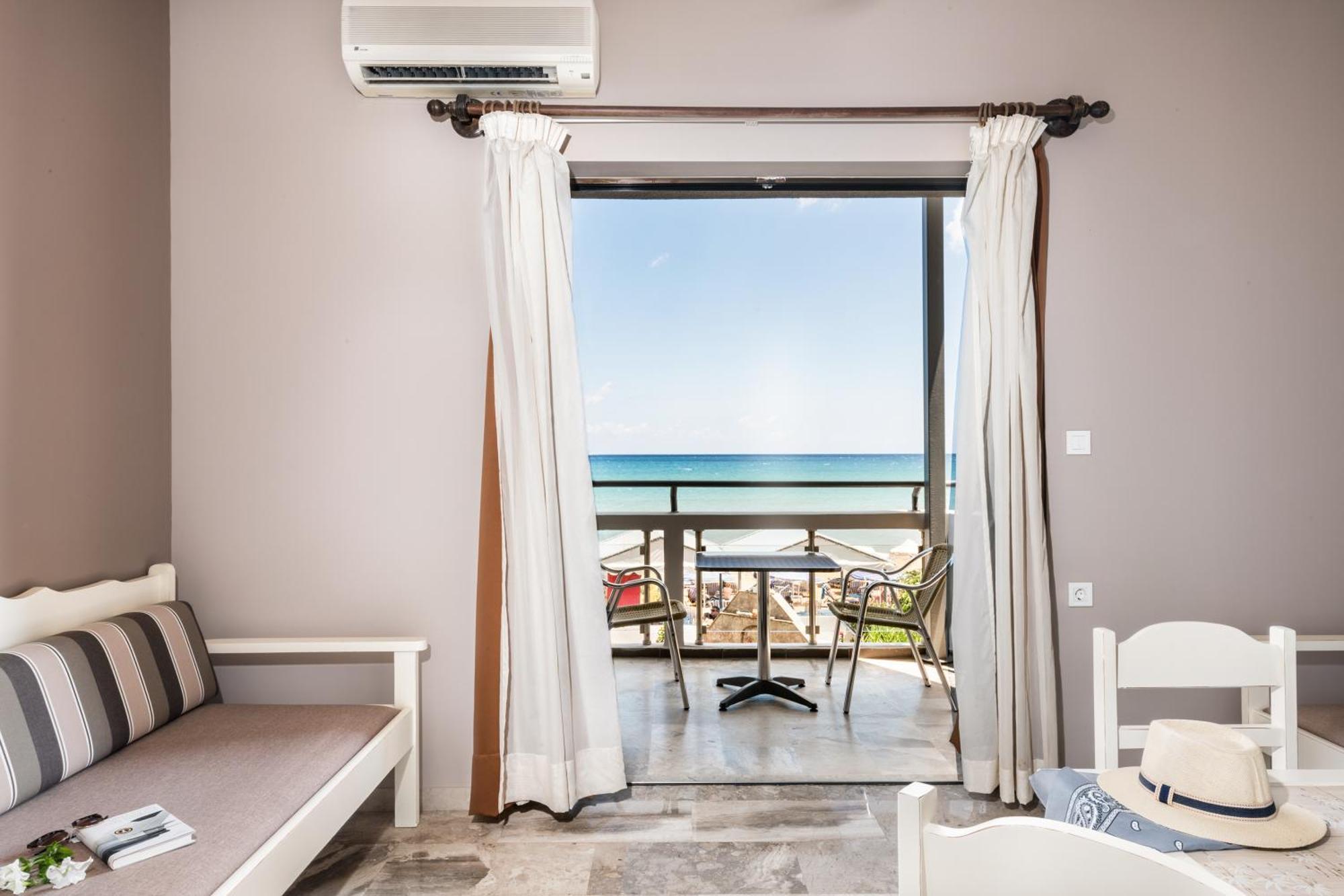 Lia Beachfront Apartments スタロス エクステリア 写真