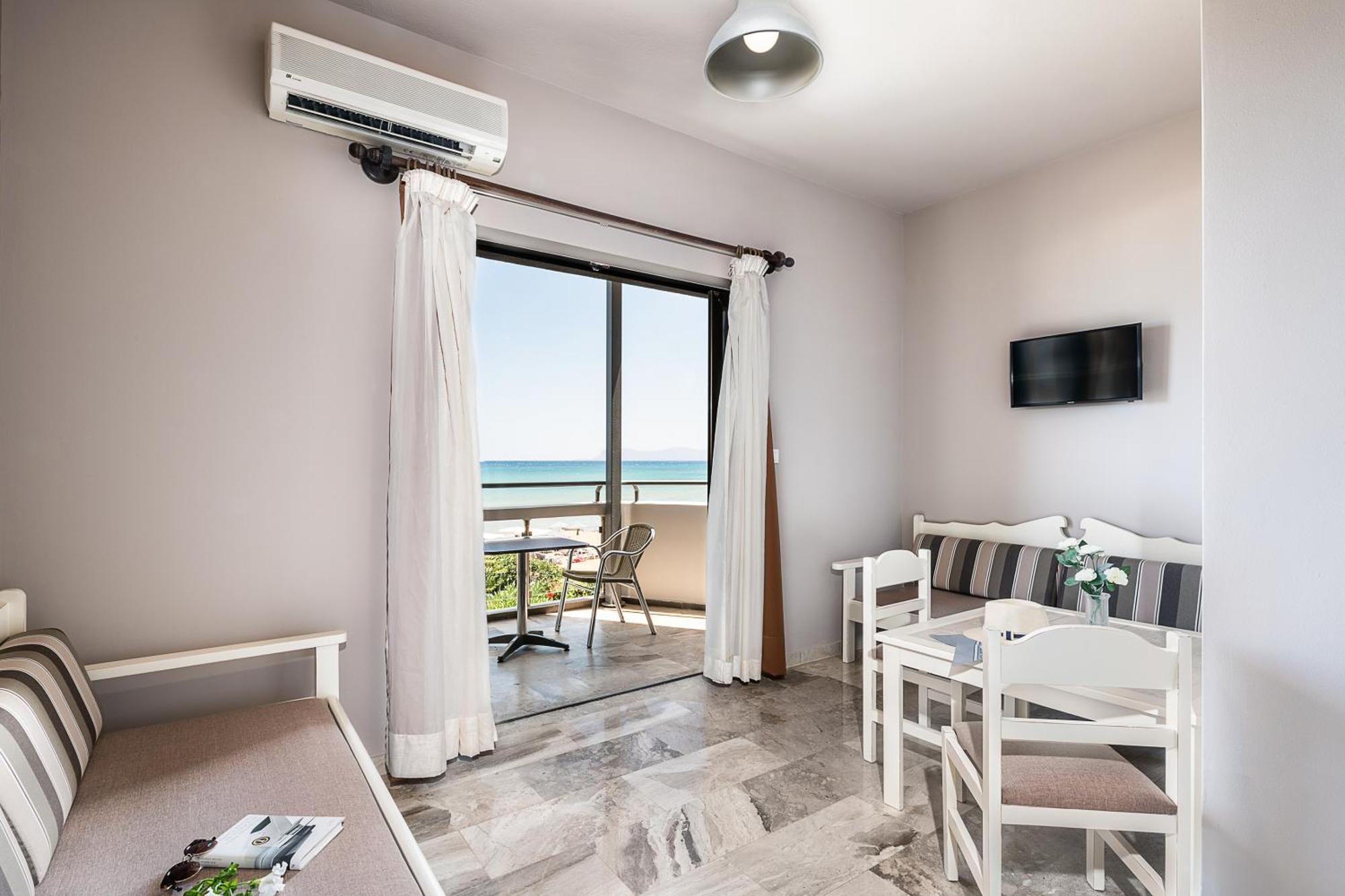Lia Beachfront Apartments スタロス エクステリア 写真
