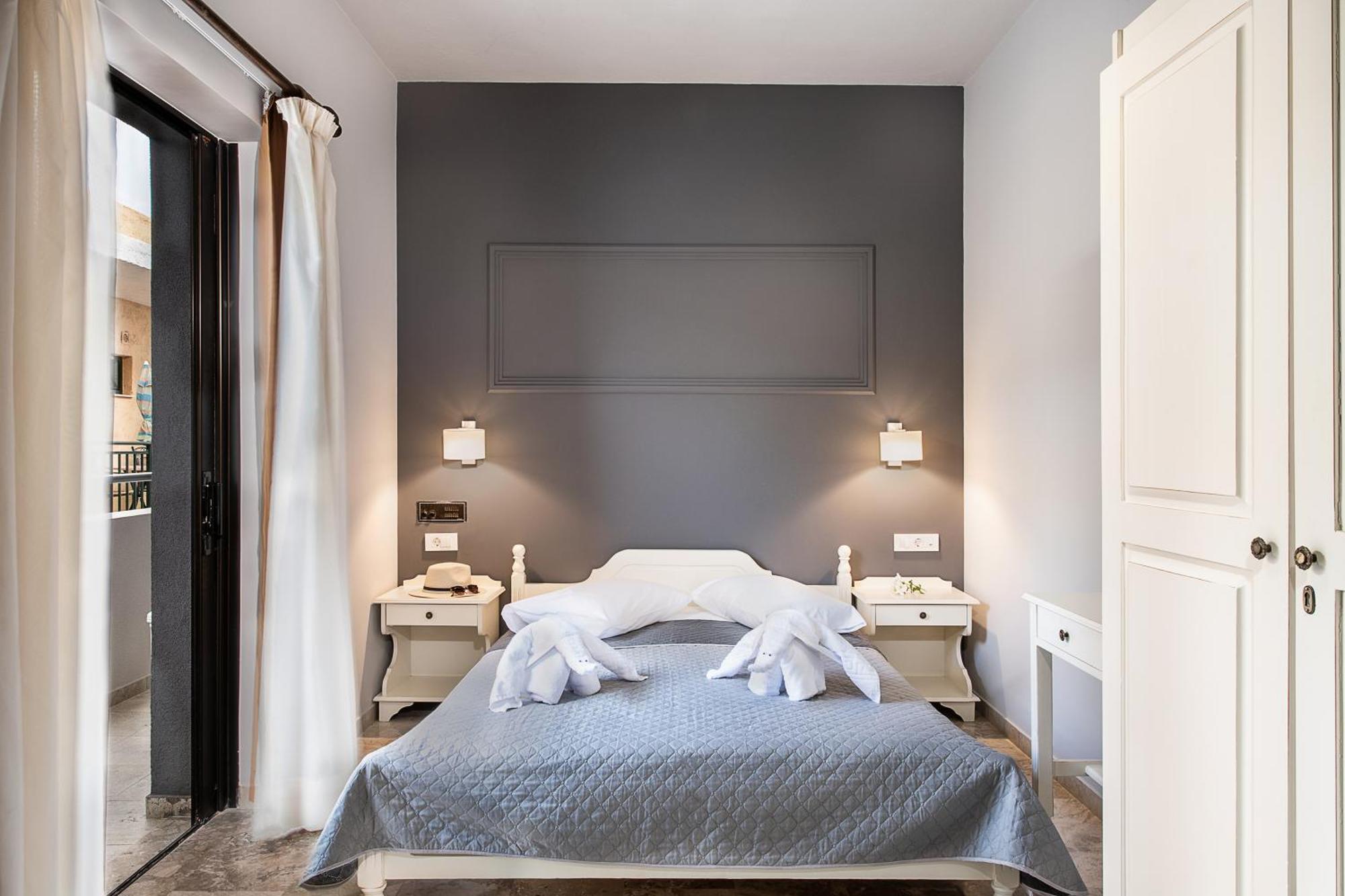 Lia Beachfront Apartments スタロス エクステリア 写真