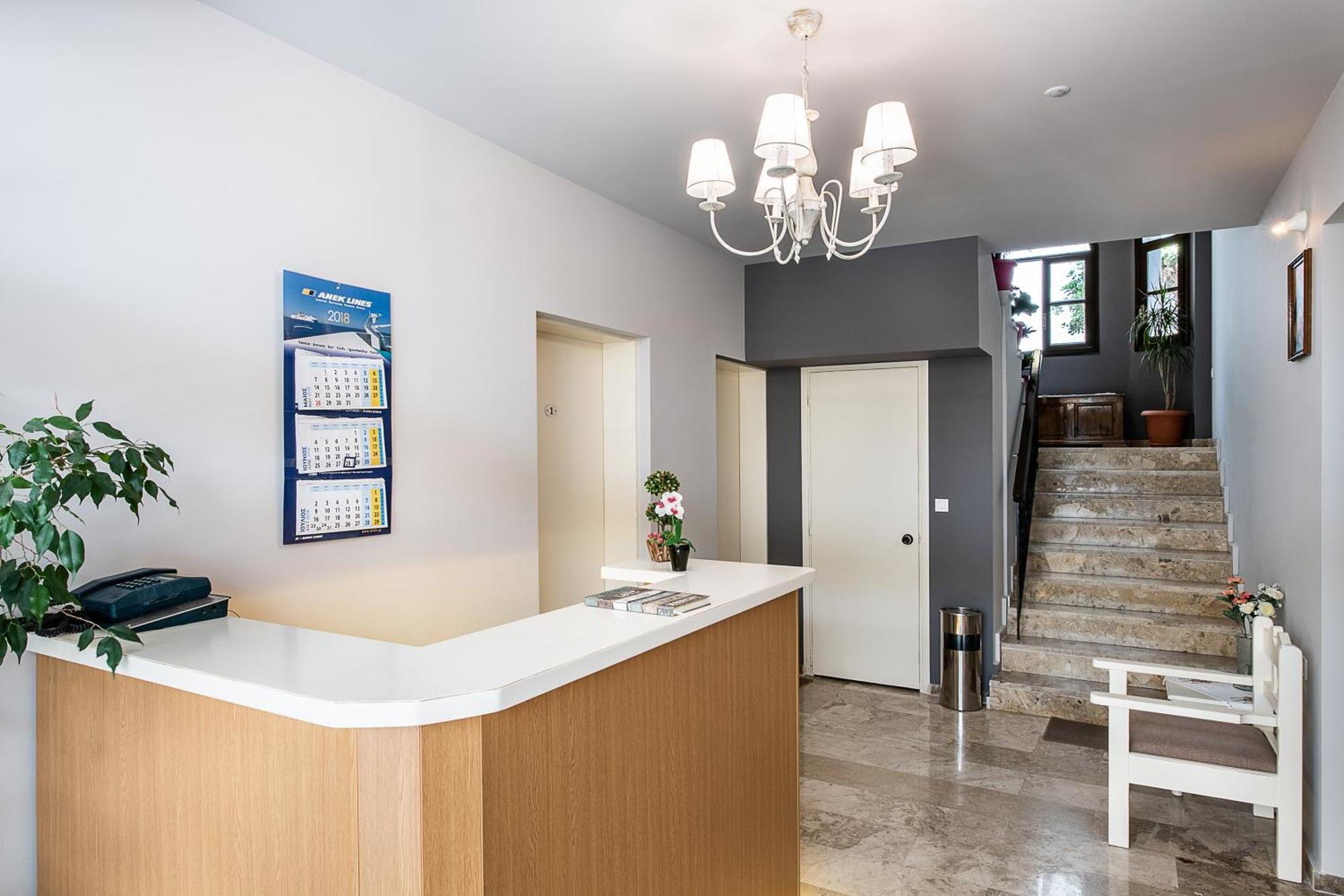 Lia Beachfront Apartments スタロス エクステリア 写真