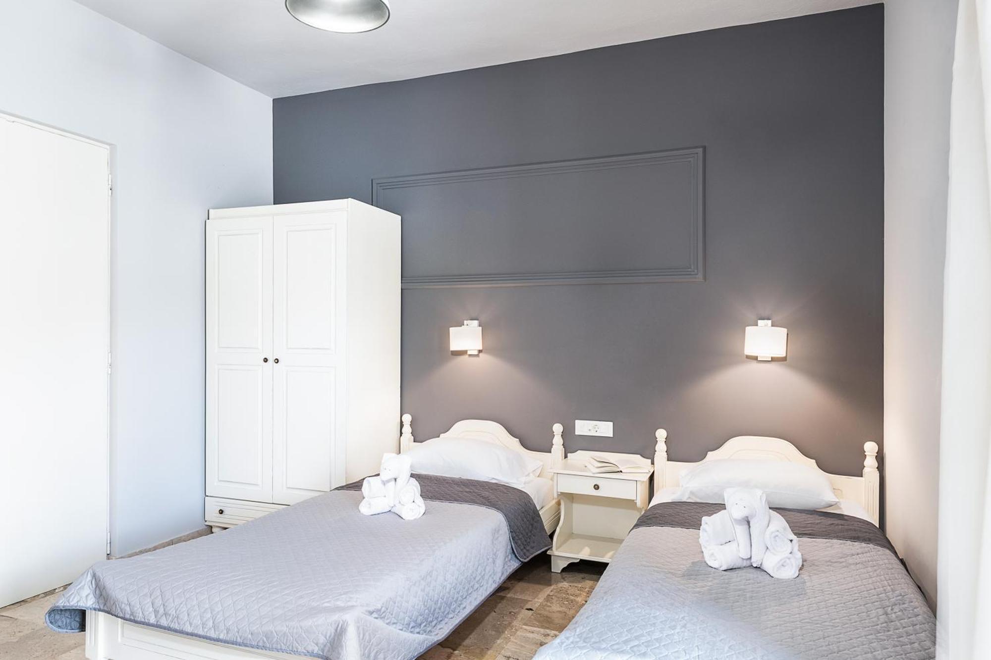 Lia Beachfront Apartments スタロス 部屋 写真