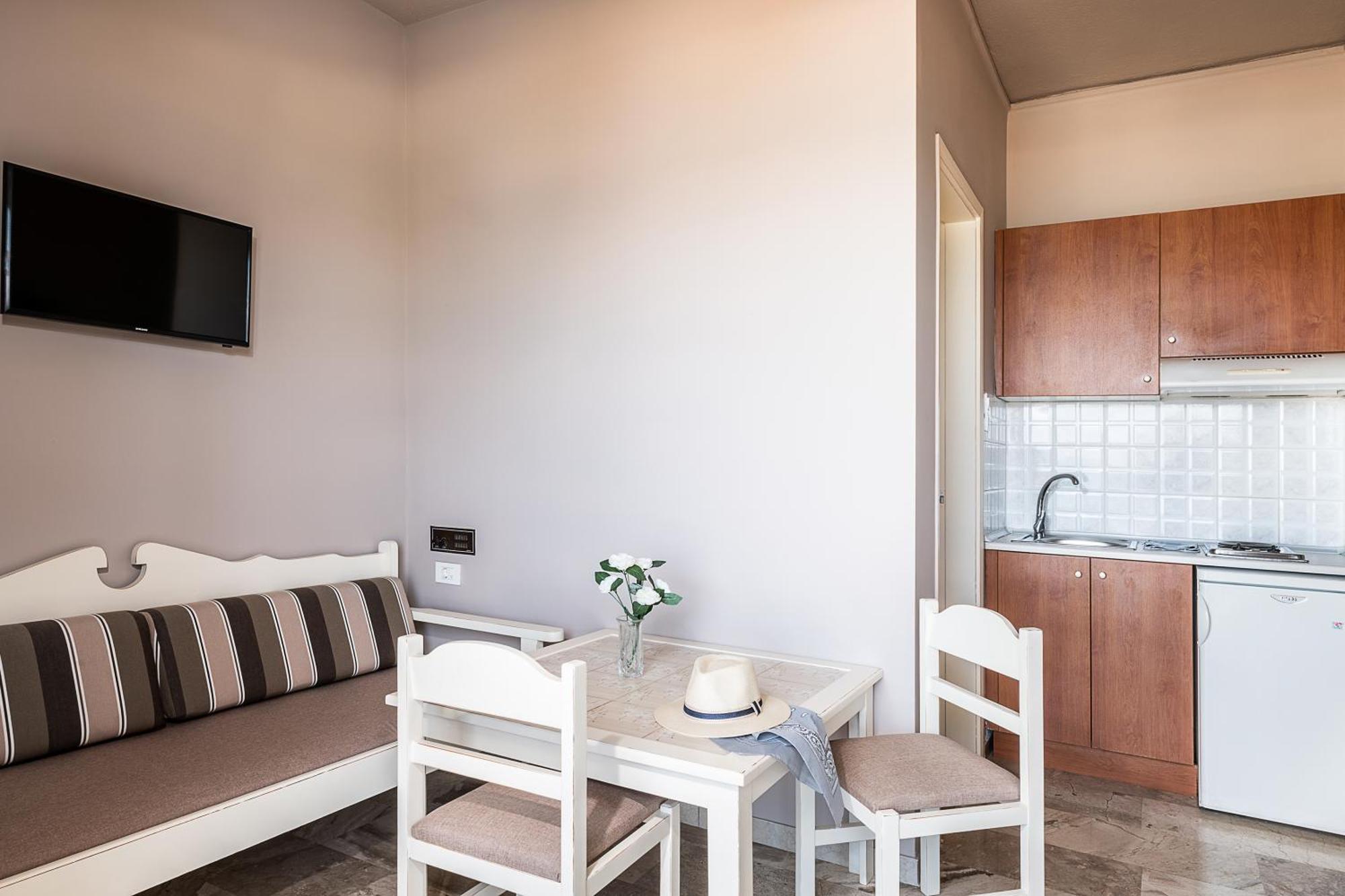 Lia Beachfront Apartments スタロス エクステリア 写真