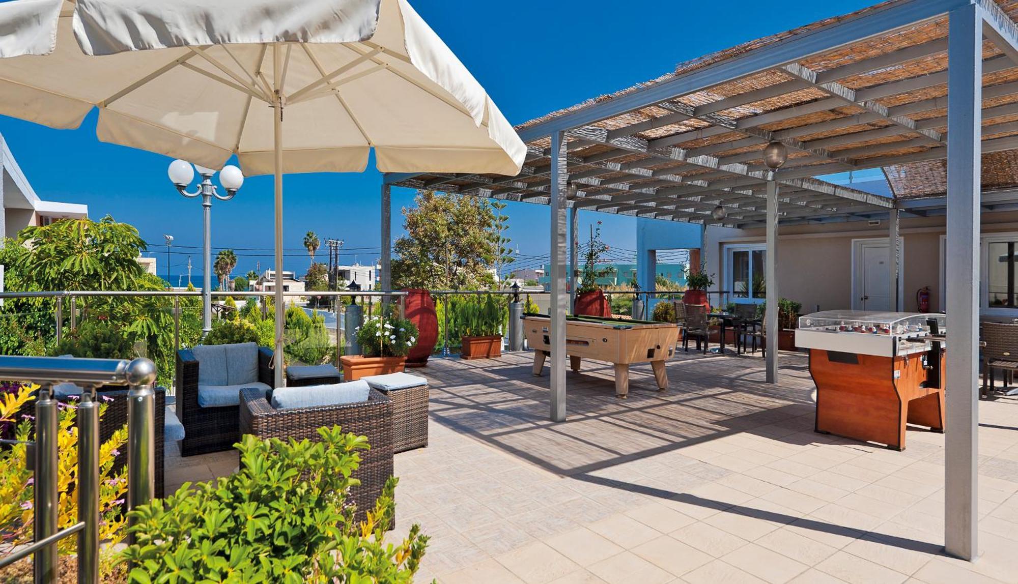 Lia Beachfront Apartments スタロス エクステリア 写真