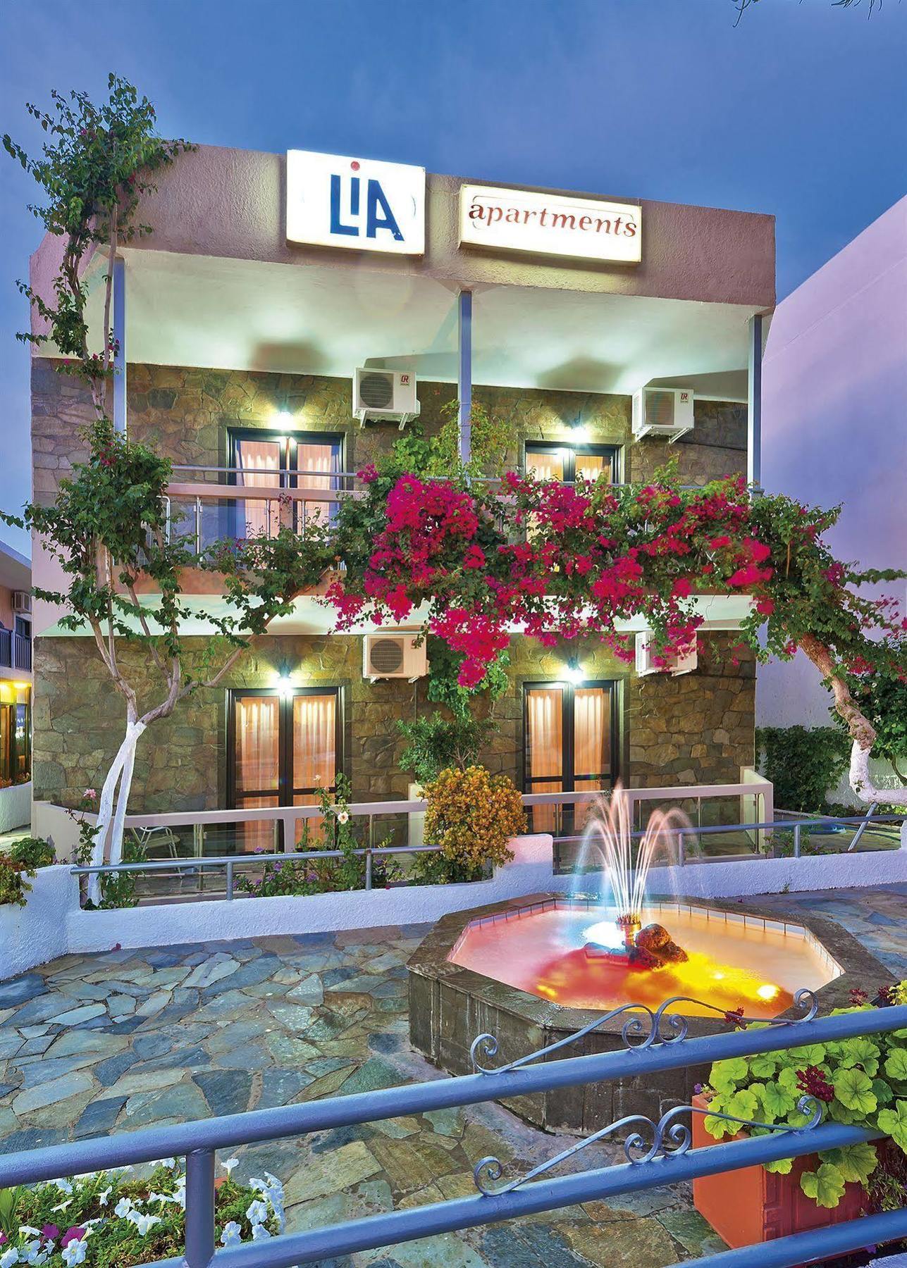 Lia Beachfront Apartments スタロス エクステリア 写真