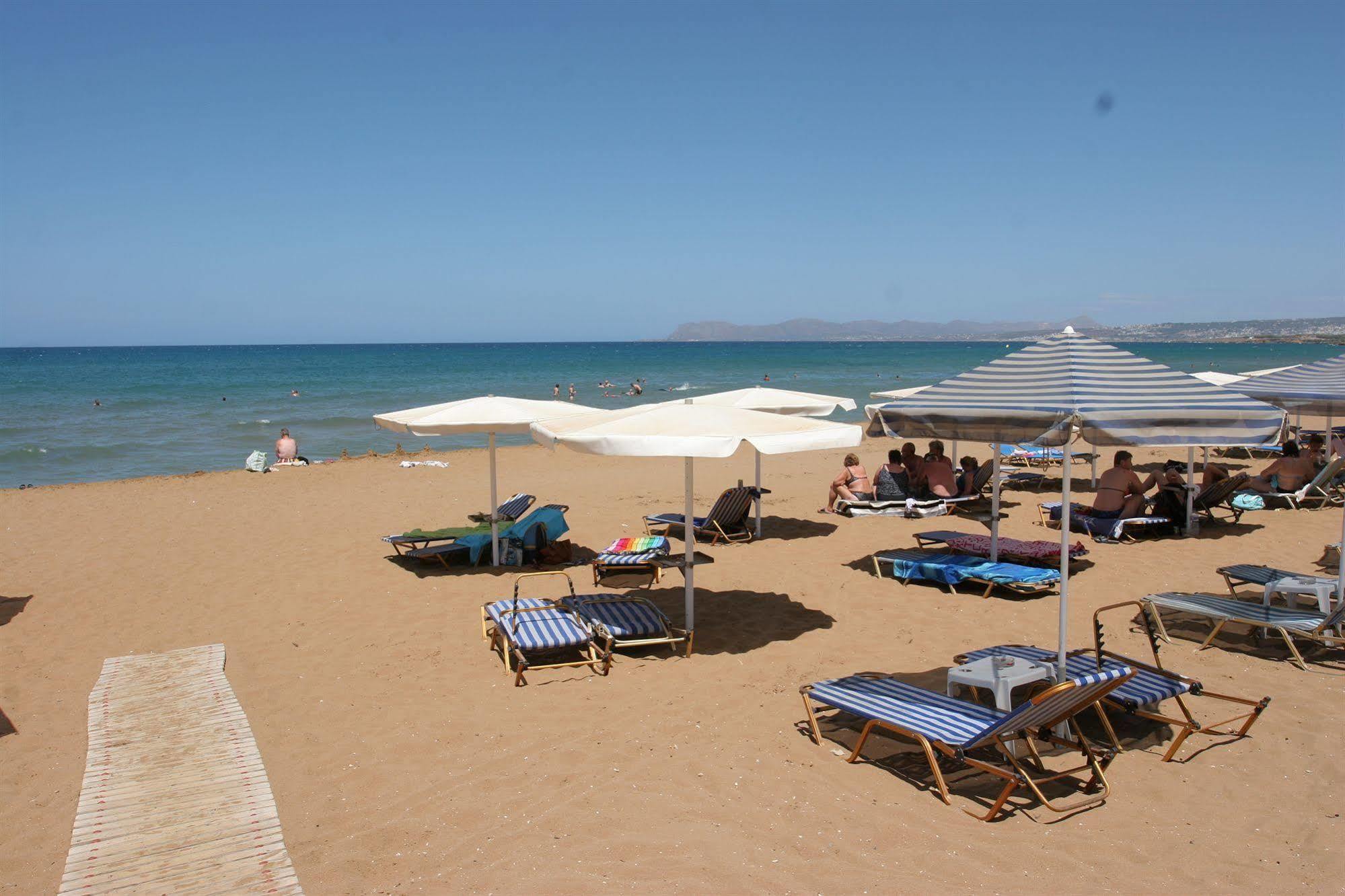 Lia Beachfront Apartments スタロス エクステリア 写真