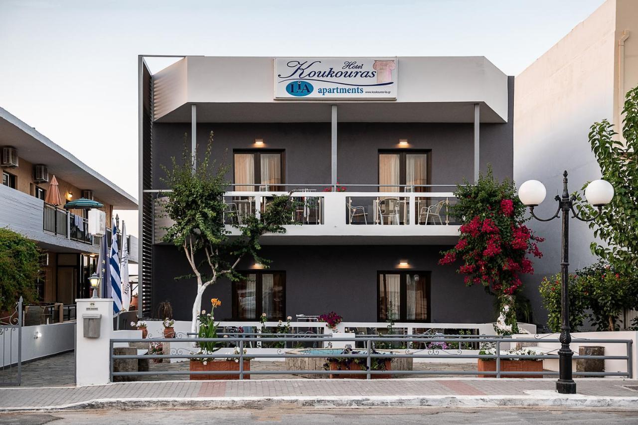 Lia Beachfront Apartments スタロス エクステリア 写真